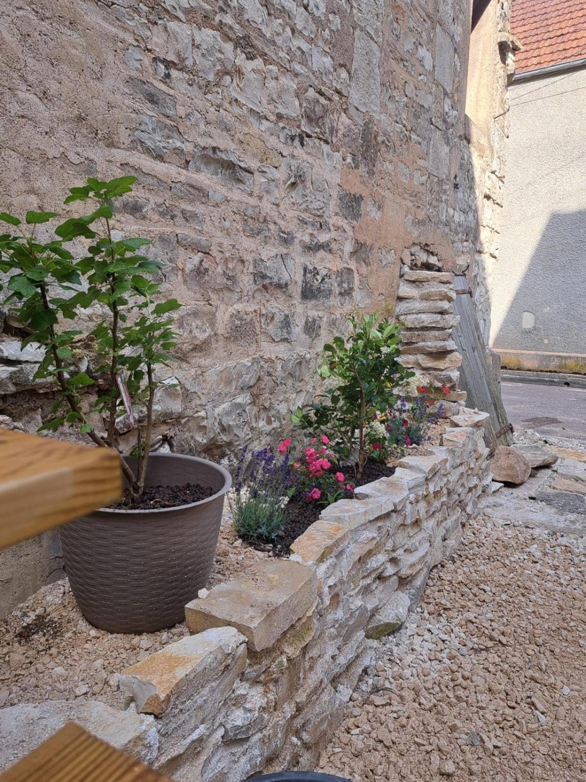 Le Logis Sereinite Annay-sur-Serein Buitenkant foto